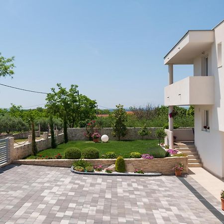 Spacious And Fully Equipped Apartment Near Zadar Smokovic Kültér fotó