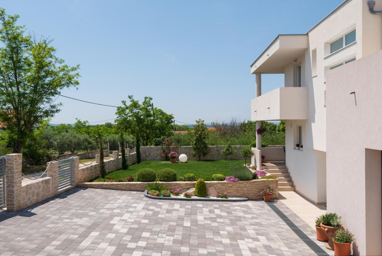 Spacious And Fully Equipped Apartment Near Zadar Smokovic Kültér fotó